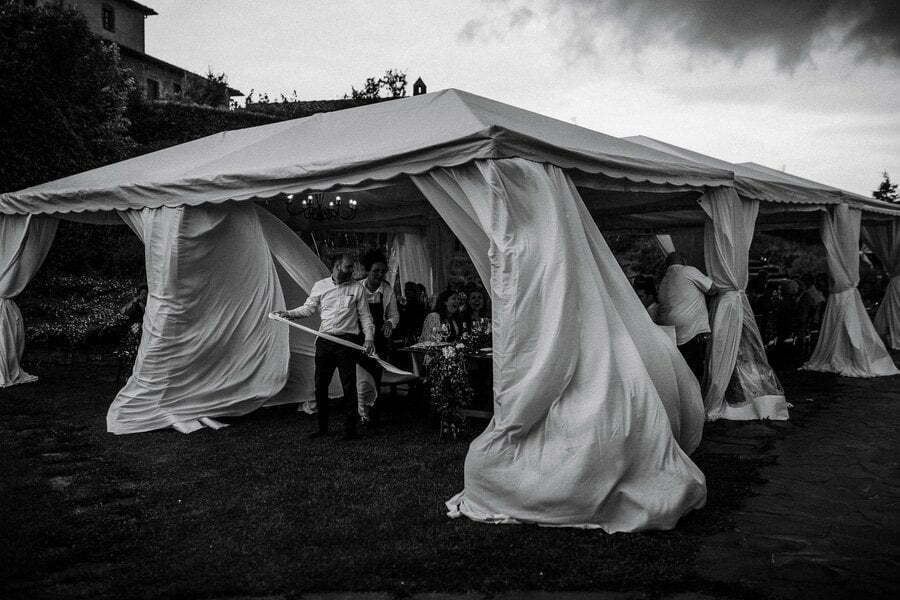 storm on outdoor wedding in Tuscany